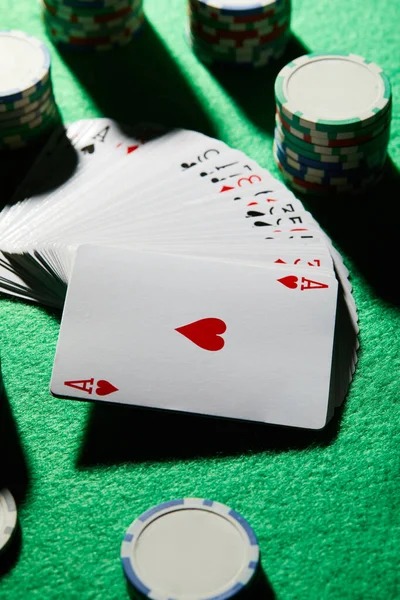 Roulette wheel spinning in lapan8 live studio