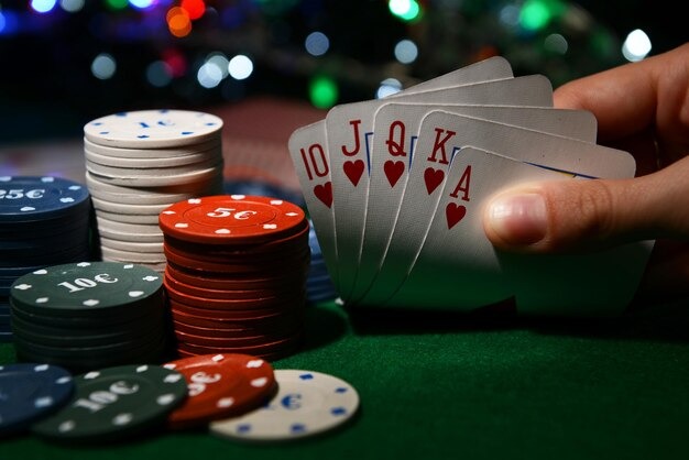 Live dealer at Push Gaming Andar Bahar table on lapan8